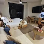 3610 Calm Blue Studio W Balcony View Pool And Gym