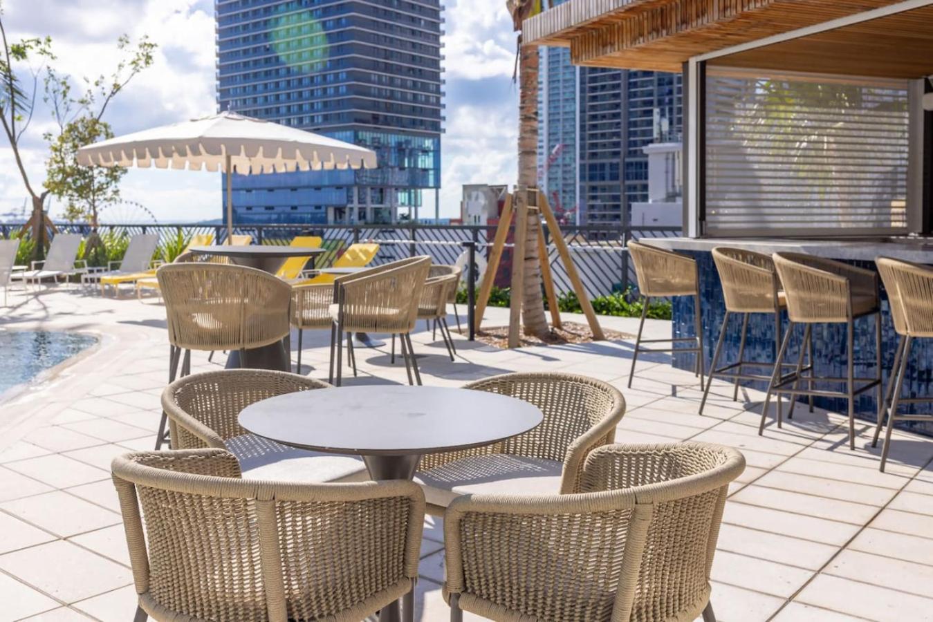 3610 Calm Blue W Balcony View Pool And Gym Ferienhaus Miami